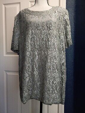 Beaded Lace Short-Sleeve Blouse - Silver Gray